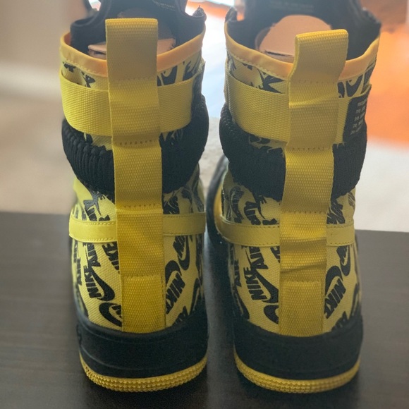 Worn a handful of times - Picture 2 of 7